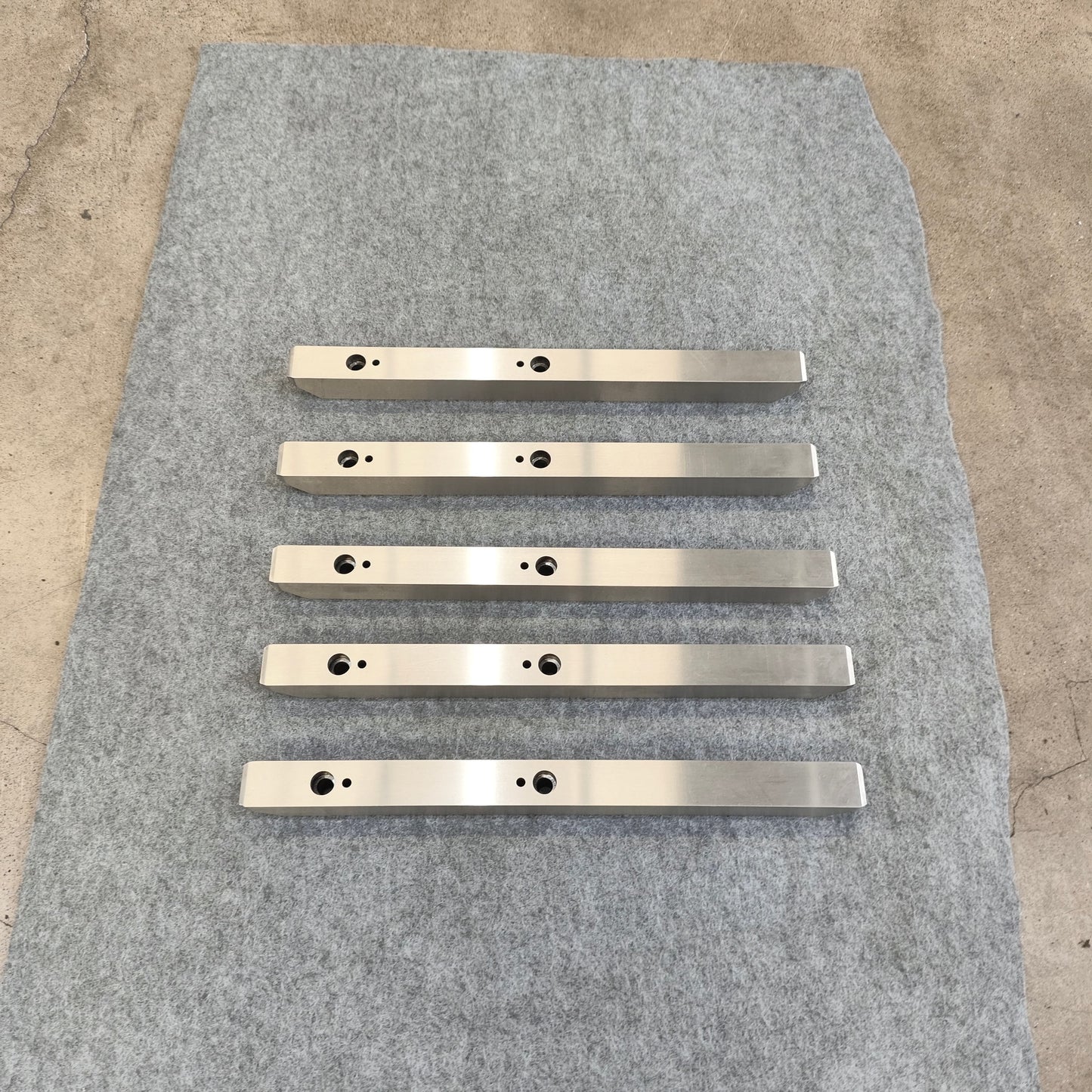 Outdoor all-weather linear guide rail, circular guide rail conveyor line, outdoor charging pile accessory production line