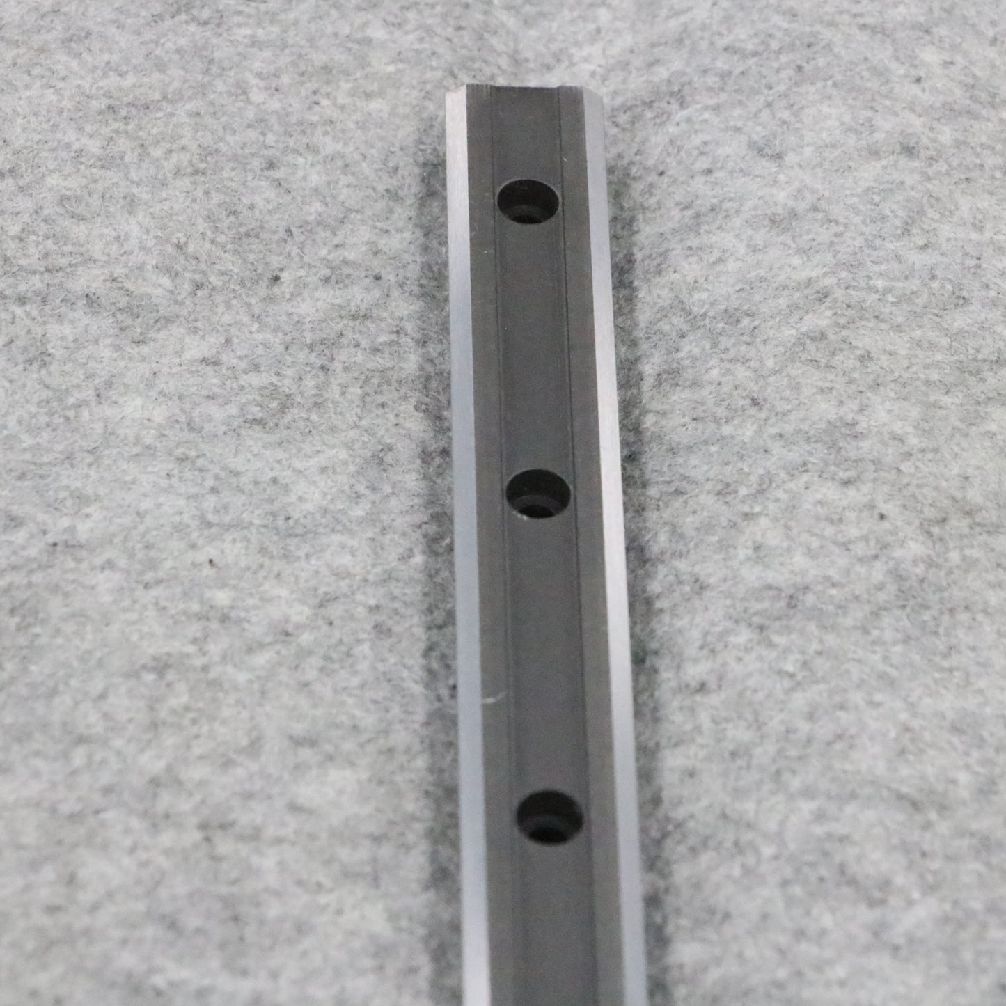 Anti-deviation guide linear guide, circular guide rail conveyor line, conveyor belt accessory assembly production equipment