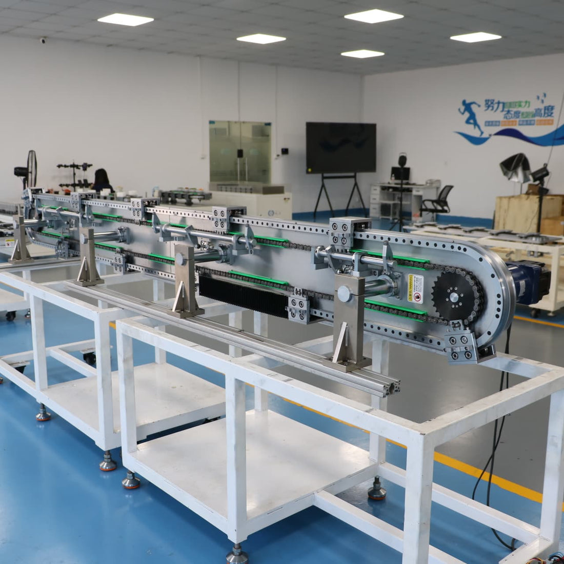 Locking and positioning linear guide rails, circular guide rail conveyor lines, and metal stamping parts production lines.