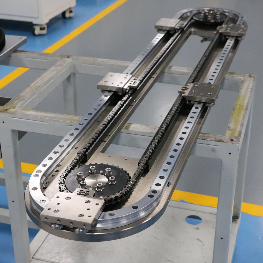 Multi-segment variable speed linear guide rail, circular guide rail conveyor line, batch assembly line for craft jewelry.