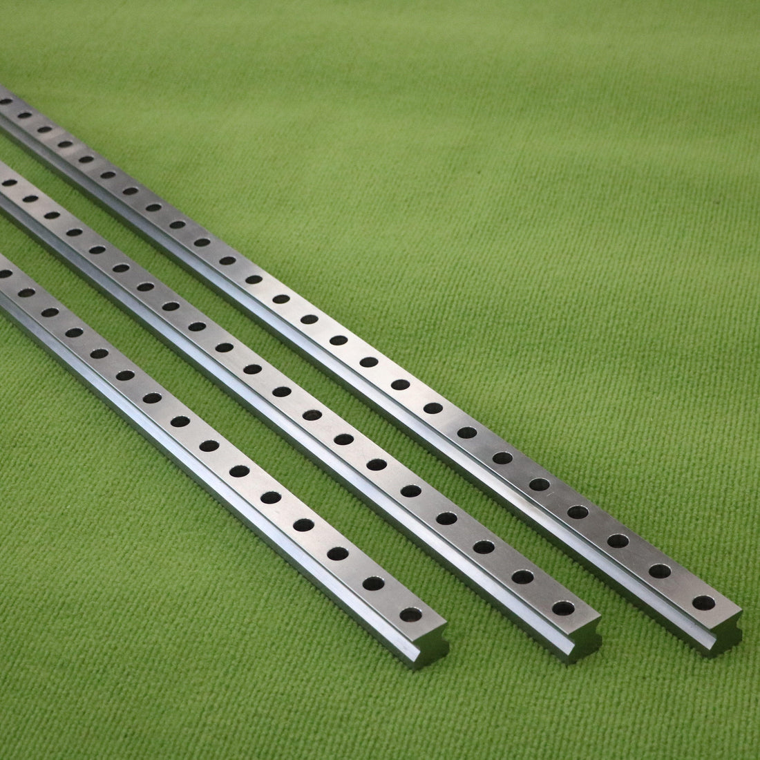 High-Efficiency Operation Solutions for Linear and Circular Guide Rail Conveyor Lines in the Photovoltaic Manufacturing Industry