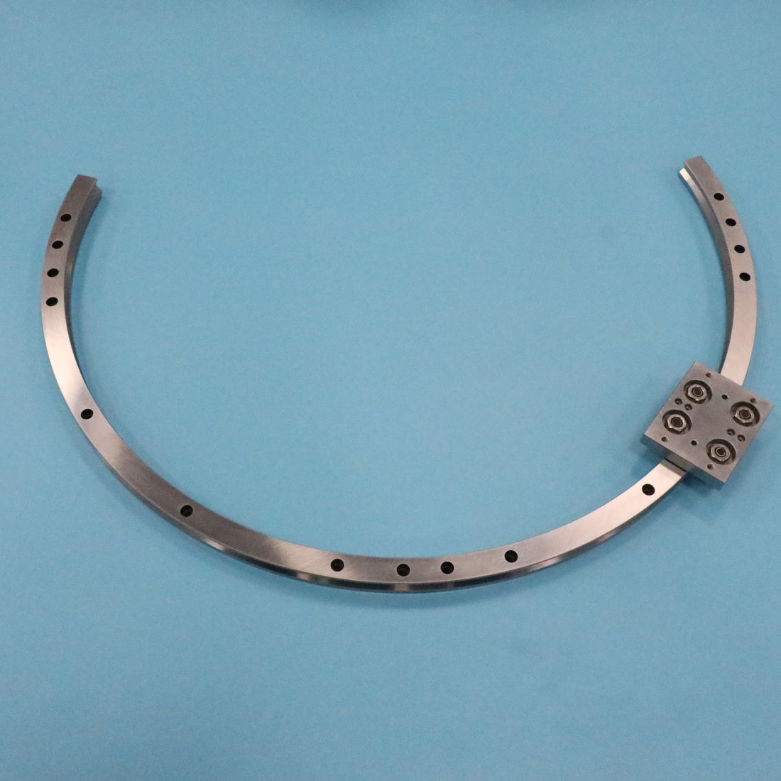 Silent linear guide rail, circular guide rail conveyor line, small appliance inner liner assembly line