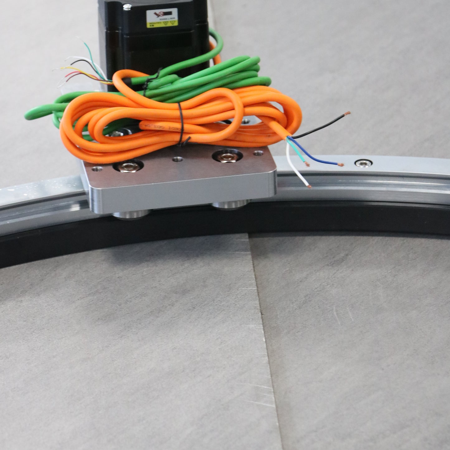 Large-span support linear guide rail, circular guide rail conveyor line, lighting module assembly line