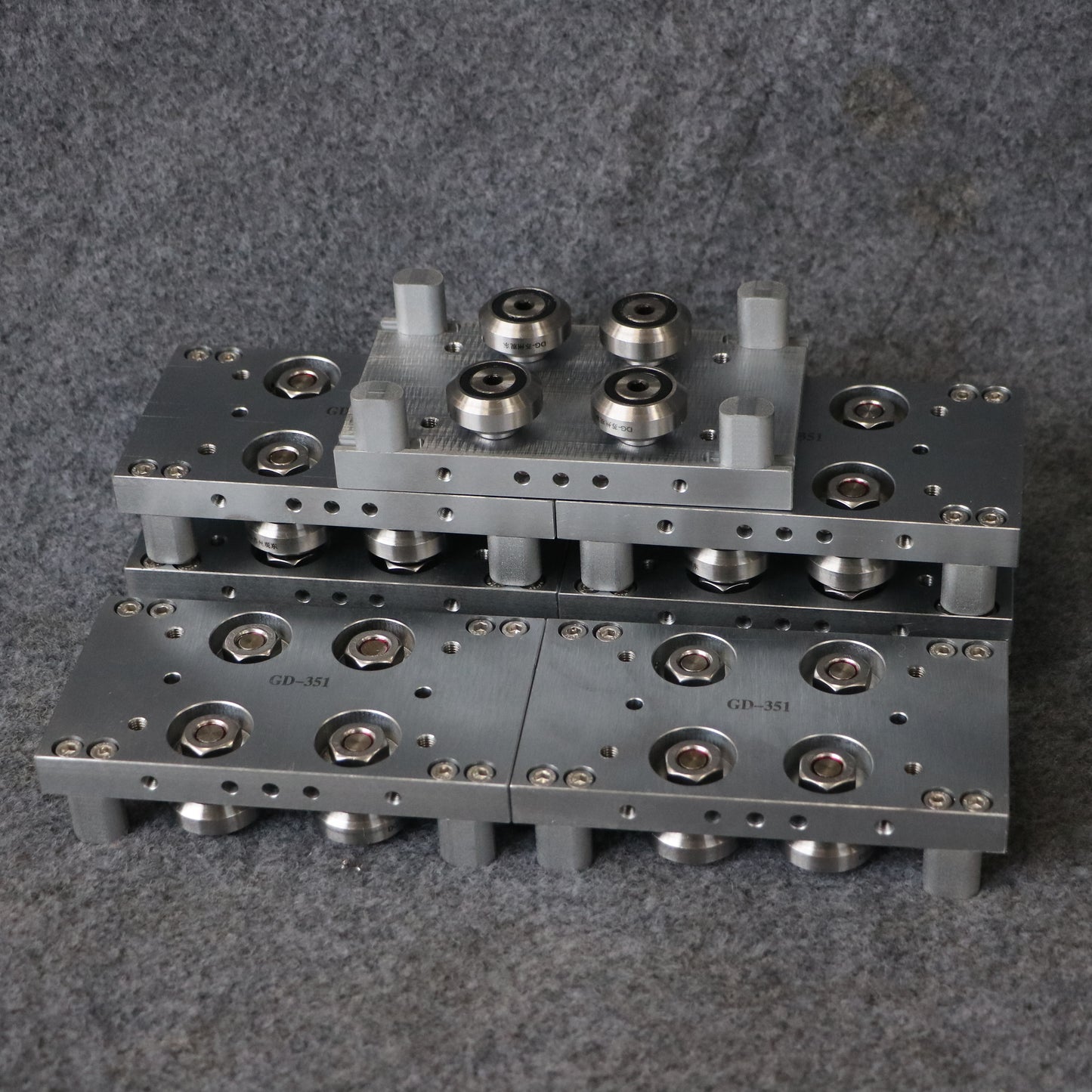 High-speed circulating linear guide, circular guide conveyor line, electronic chip packaging and testing line