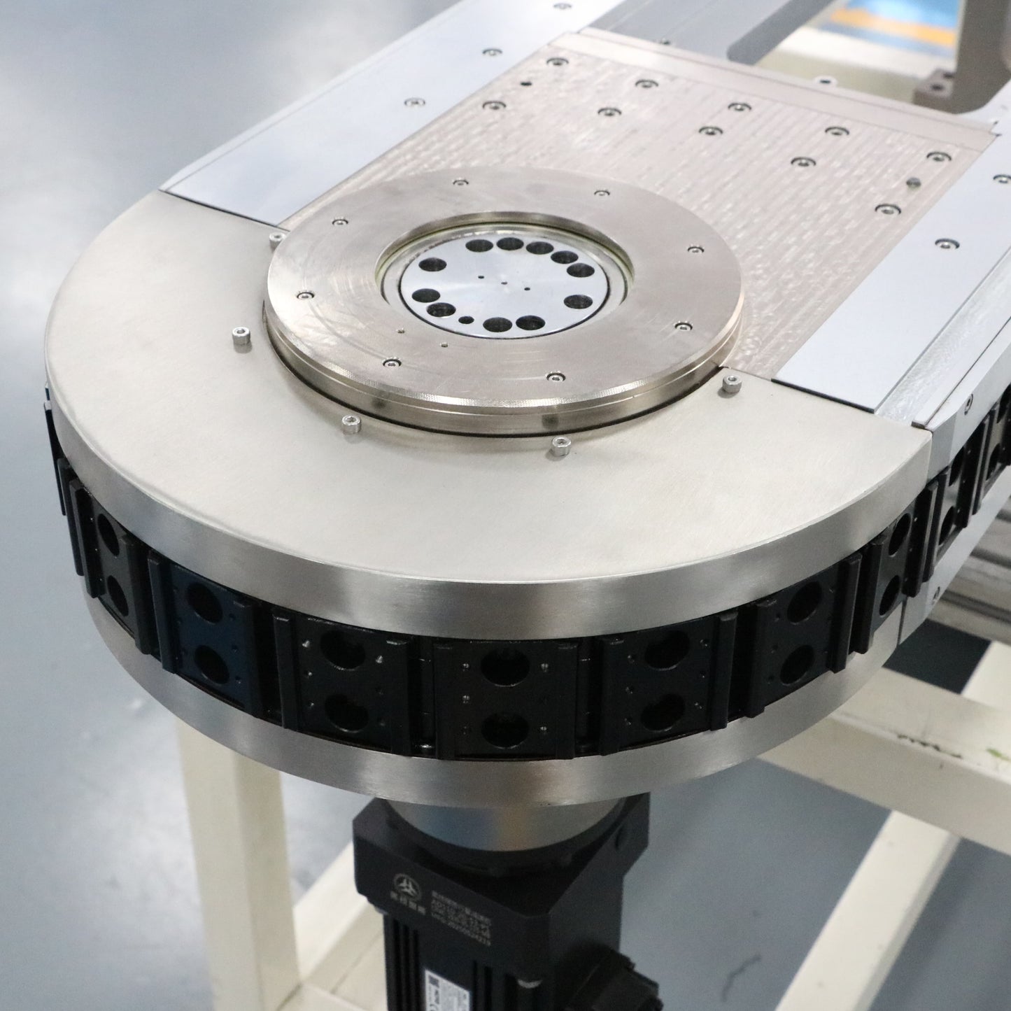 Food-grade rust-proof linear guides, circular guide conveyor lines, snack packaging accessory assembly lines.