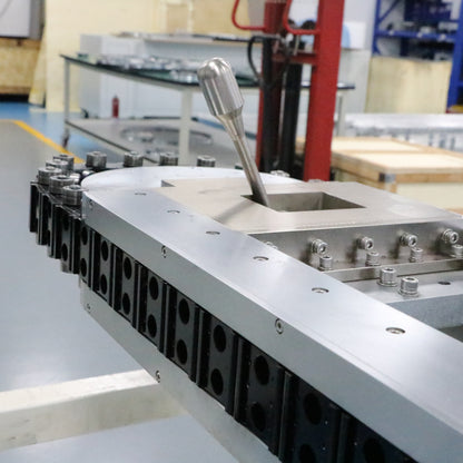 Food-grade rust-proof linear guides, circular guide conveyor lines, snack packaging accessory assembly lines.