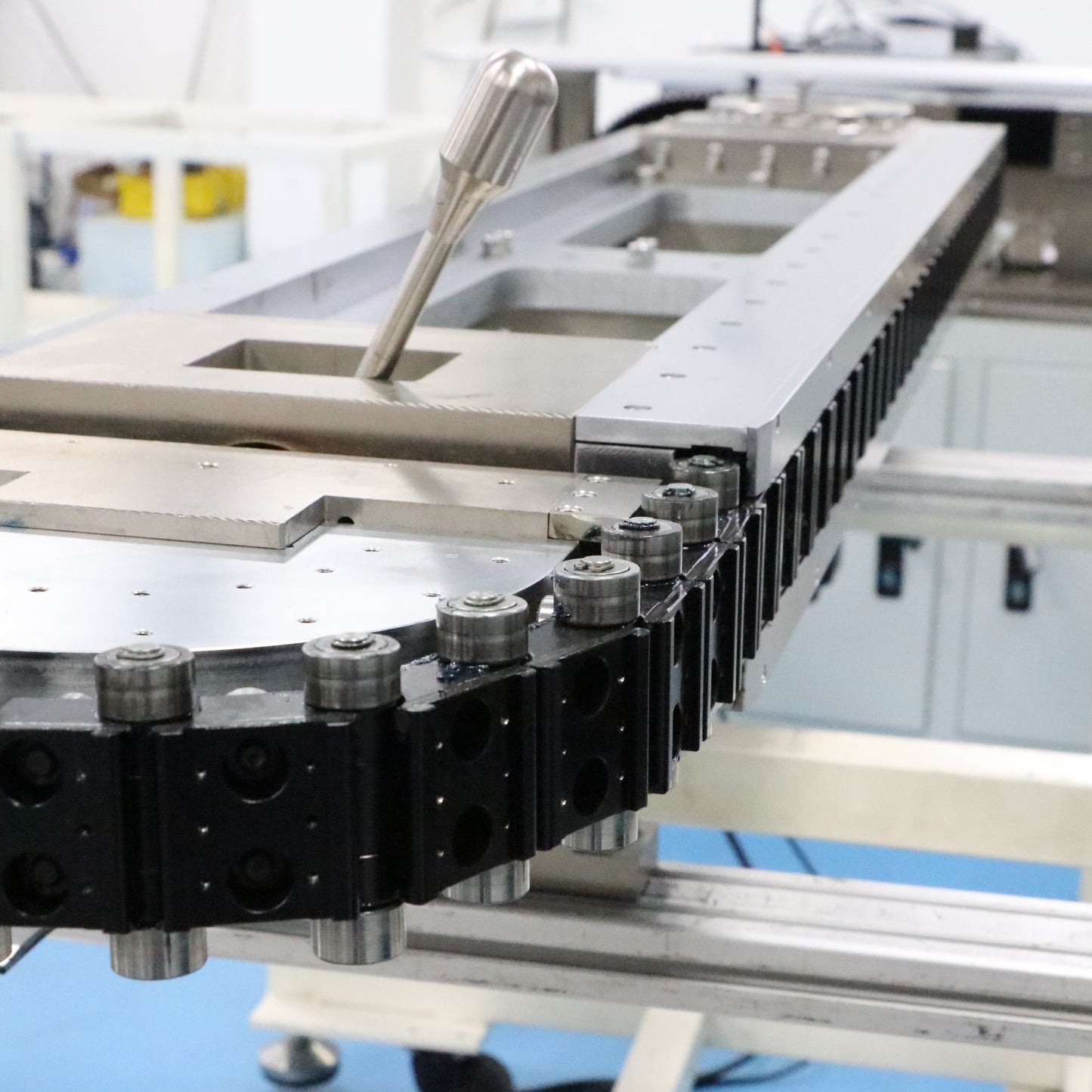 Food-grade rust-proof linear guides, circular guide conveyor lines, snack packaging accessory assembly lines.