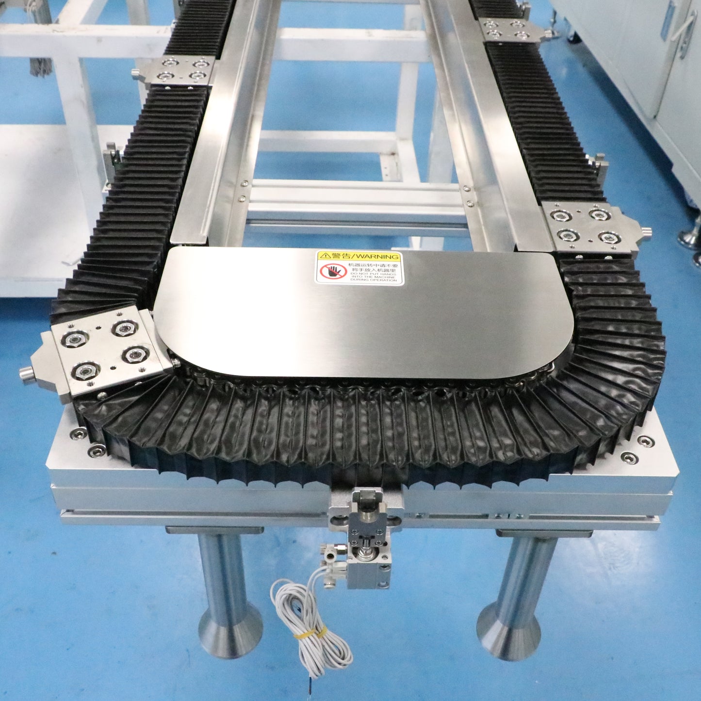 Multi-specification universal linear guide rails, circular guide rail conveyor lines, and multi-model automotive parts inspection lines.