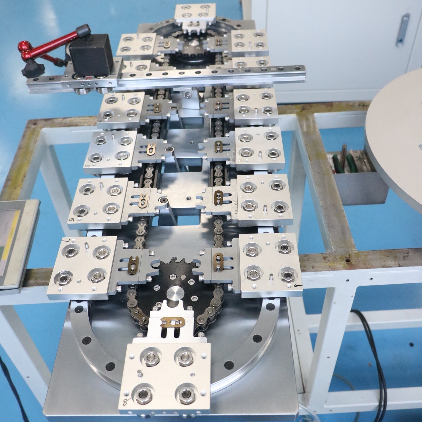 Embedded dustproof linear guide rails, circular guide rail conveyor lines, precision surface mount component production lines.