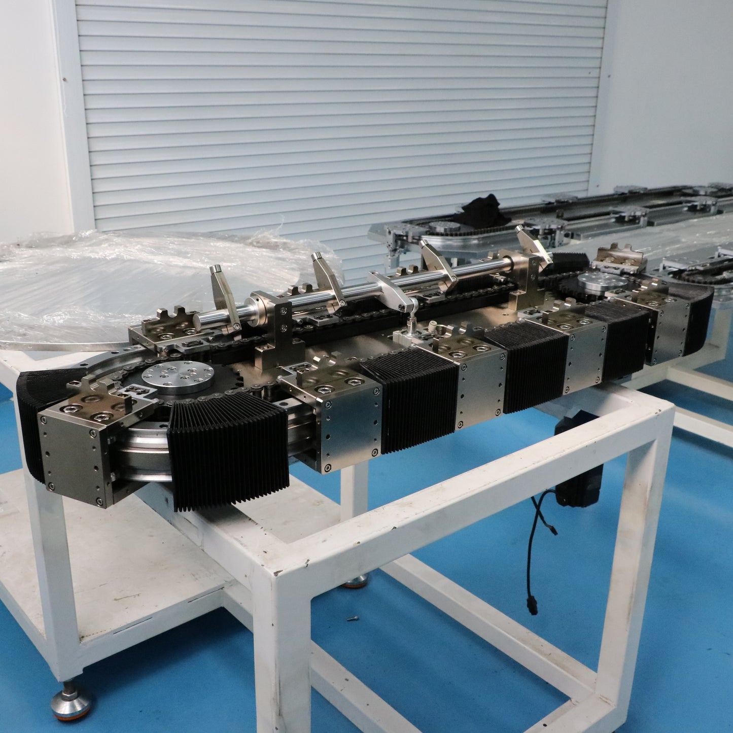 Seawater-resistant salt spray resistant linear guides, circular guide conveyor lines, and assembly lines for small marine components.