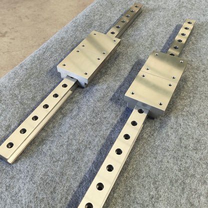 Vertical side-mounted linear guide rail, circular guide rail conveyor line, vertical tooling fixture circulating conveyor line
