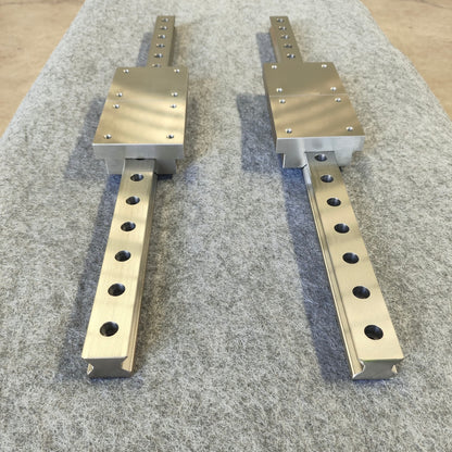 Vertical side-mounted linear guide rail, circular guide rail conveyor line, vertical tooling fixture circulating conveyor line
