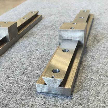 Dual-slider balanced load-bearing linear guide, circular guide conveyor line, battery cell assembly conveyor line.