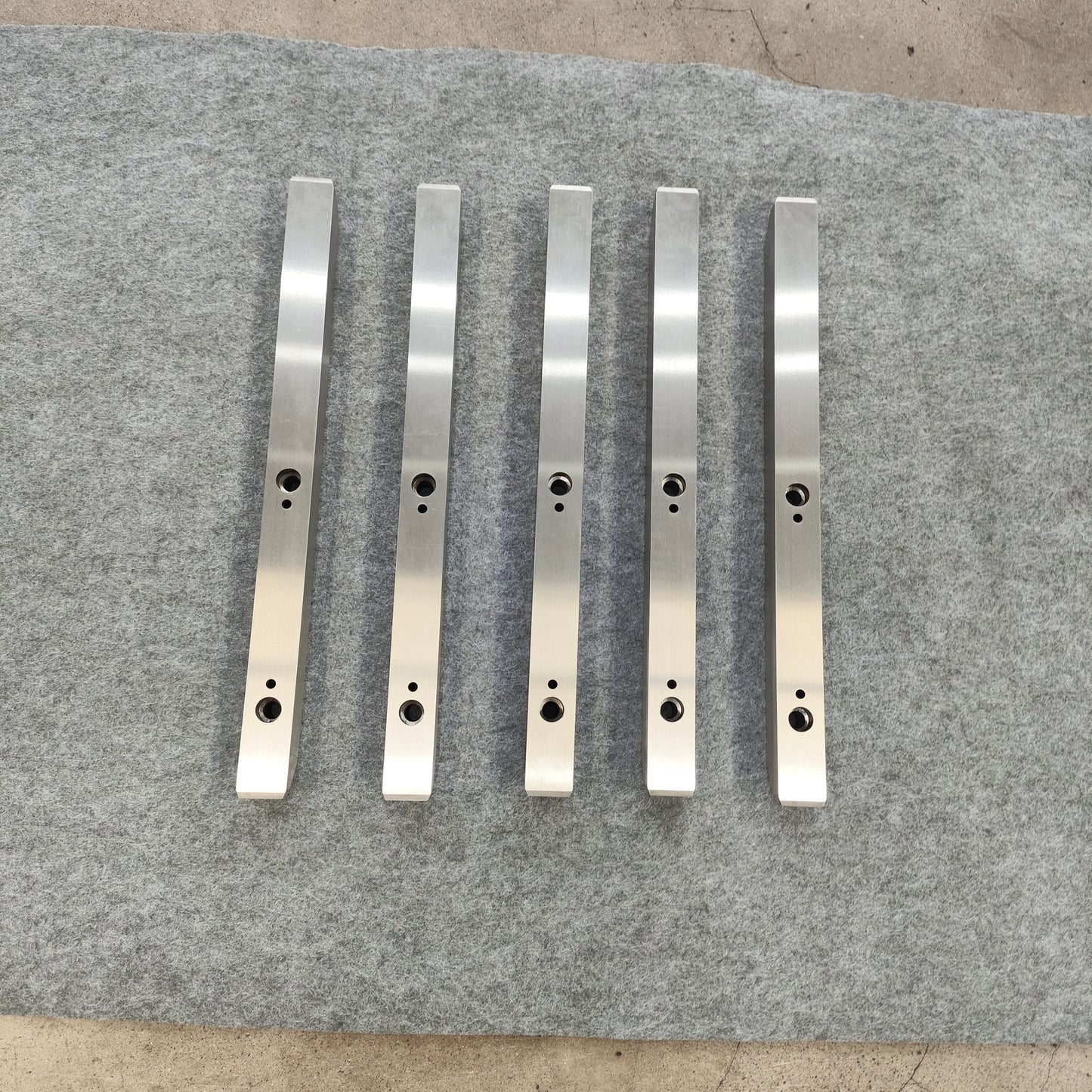Outdoor all-weather linear guide rail, circular guide rail conveyor line, outdoor charging pile accessory production line