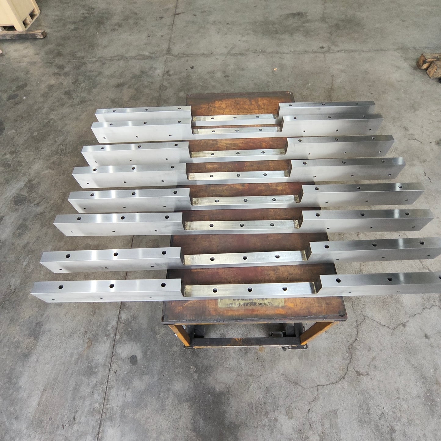 Quick-release slider linear guide, circular guide conveyor line, convenient conveyor line for equipment maintenance.