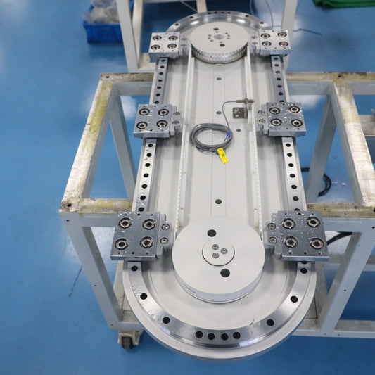 Curved linear guide rails, circular guide rail conveyor lines, and irregular workpiece processing and assembly lines.