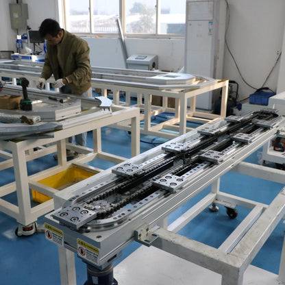 Zero-gap positioning linear guide, circular guide conveyor line, lens module assembly circulation line
