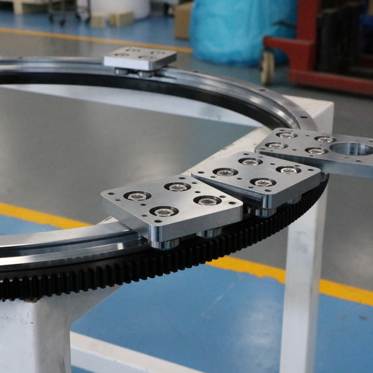 Lateral load-bearing linear guide rails, circular guide rail conveyor lines, and chassis sheet metal assembly production lines.