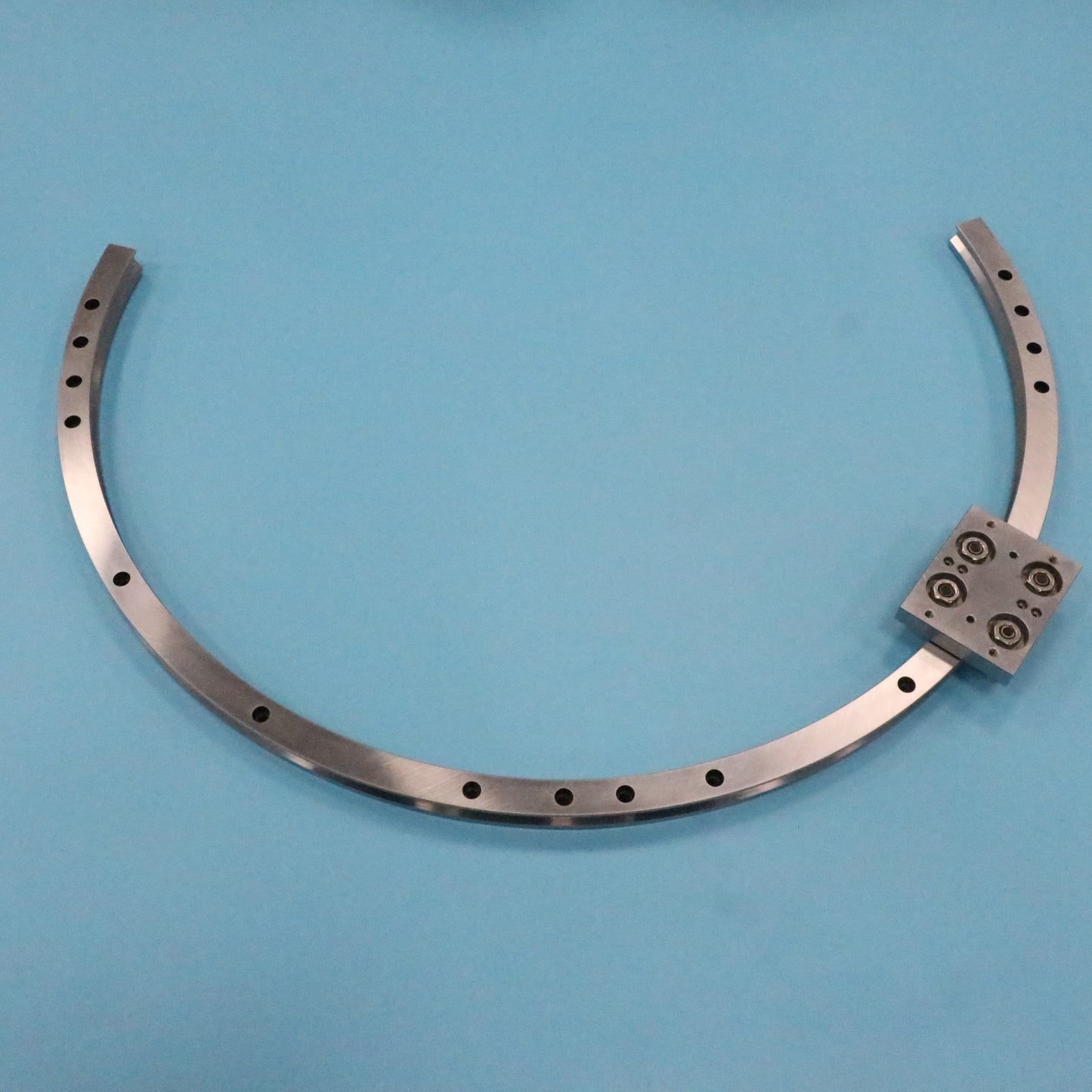 Silent linear guide rail, circular guide rail conveyor line, small appliance inner liner assembly line