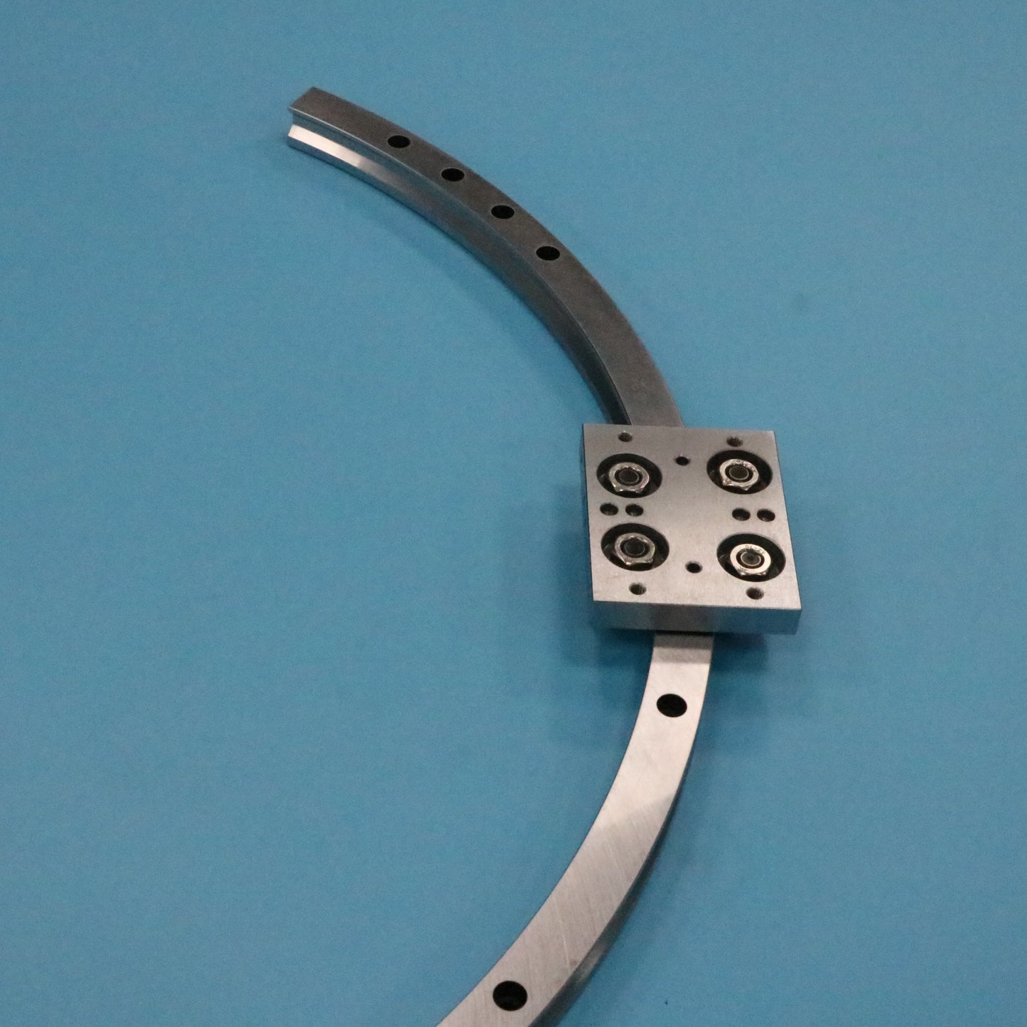 Silent linear guide rail, circular guide rail conveyor line, small appliance inner liner assembly line