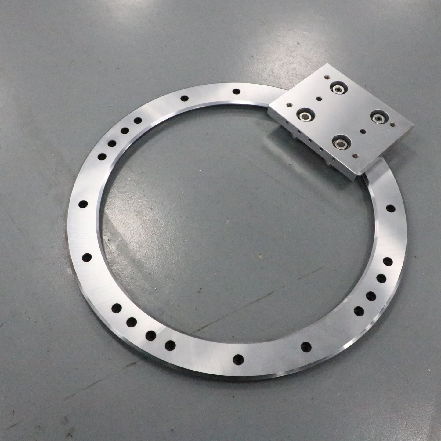 Explosion-proof safety linear guide rails, circular guide rail conveyor lines, and chemical small parts conveyor lines.