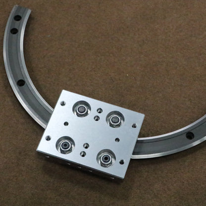 Narrow space adaptable linear guide rails, circular guide rail conveyor lines, automotive parts assembly lines