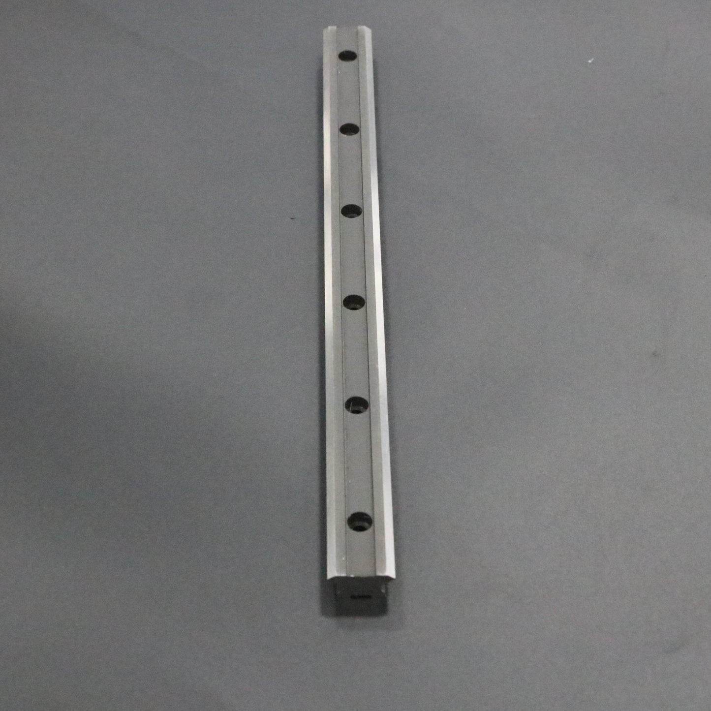 Vibration-damping and noise-reducing linear guides, circular guide conveyor lines, and office digital product assembly lines.