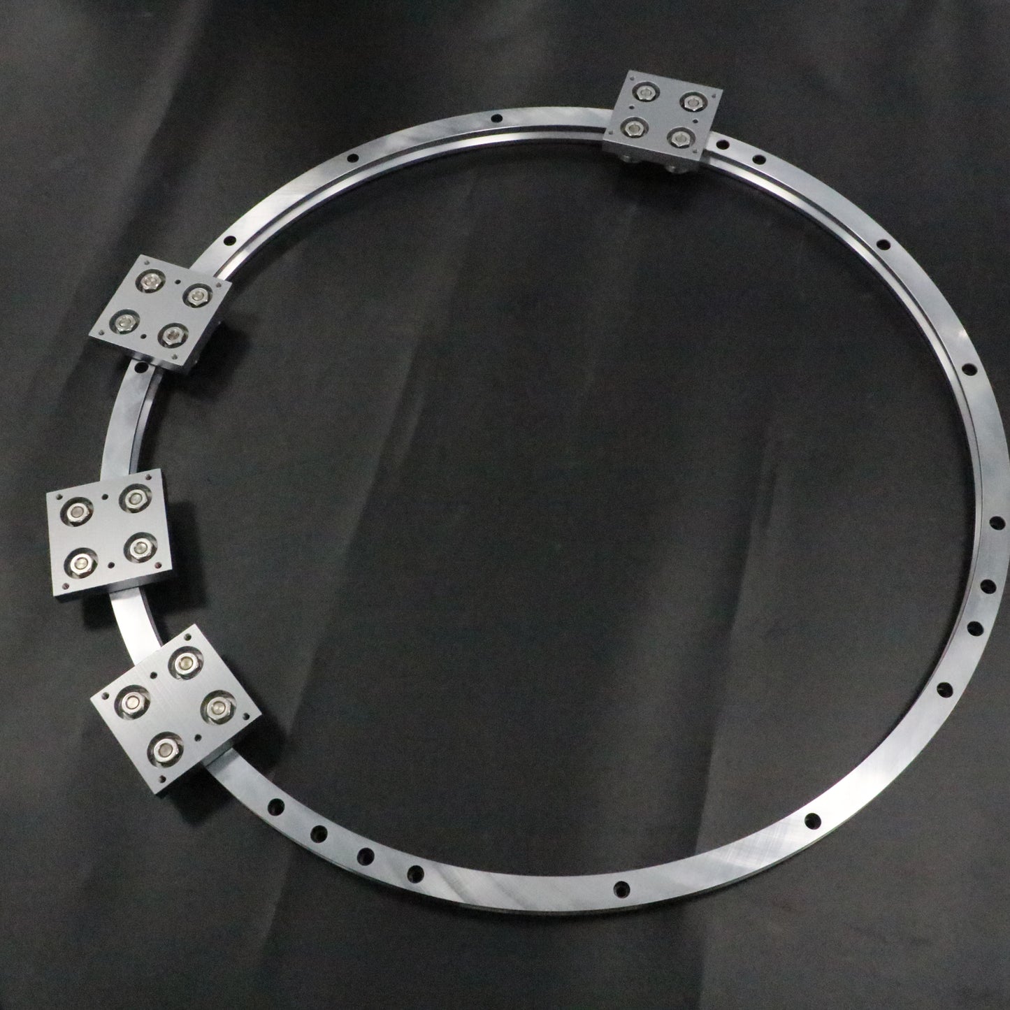 Dustproof and chip-proof linear guides, circular guide conveyor lines, circuit board welding conveyor lines.