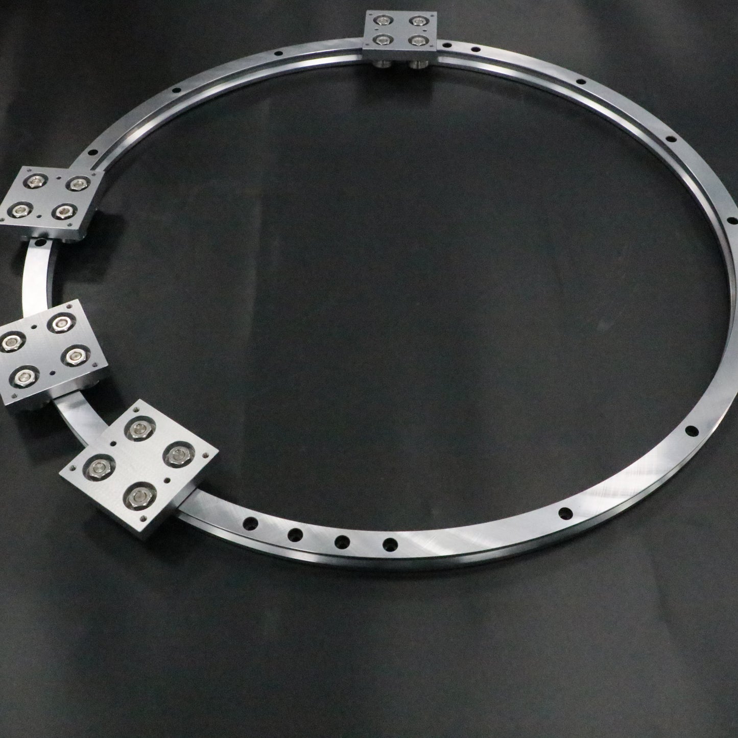 Dustproof and chip-proof linear guides, circular guide conveyor lines, circuit board welding conveyor lines.