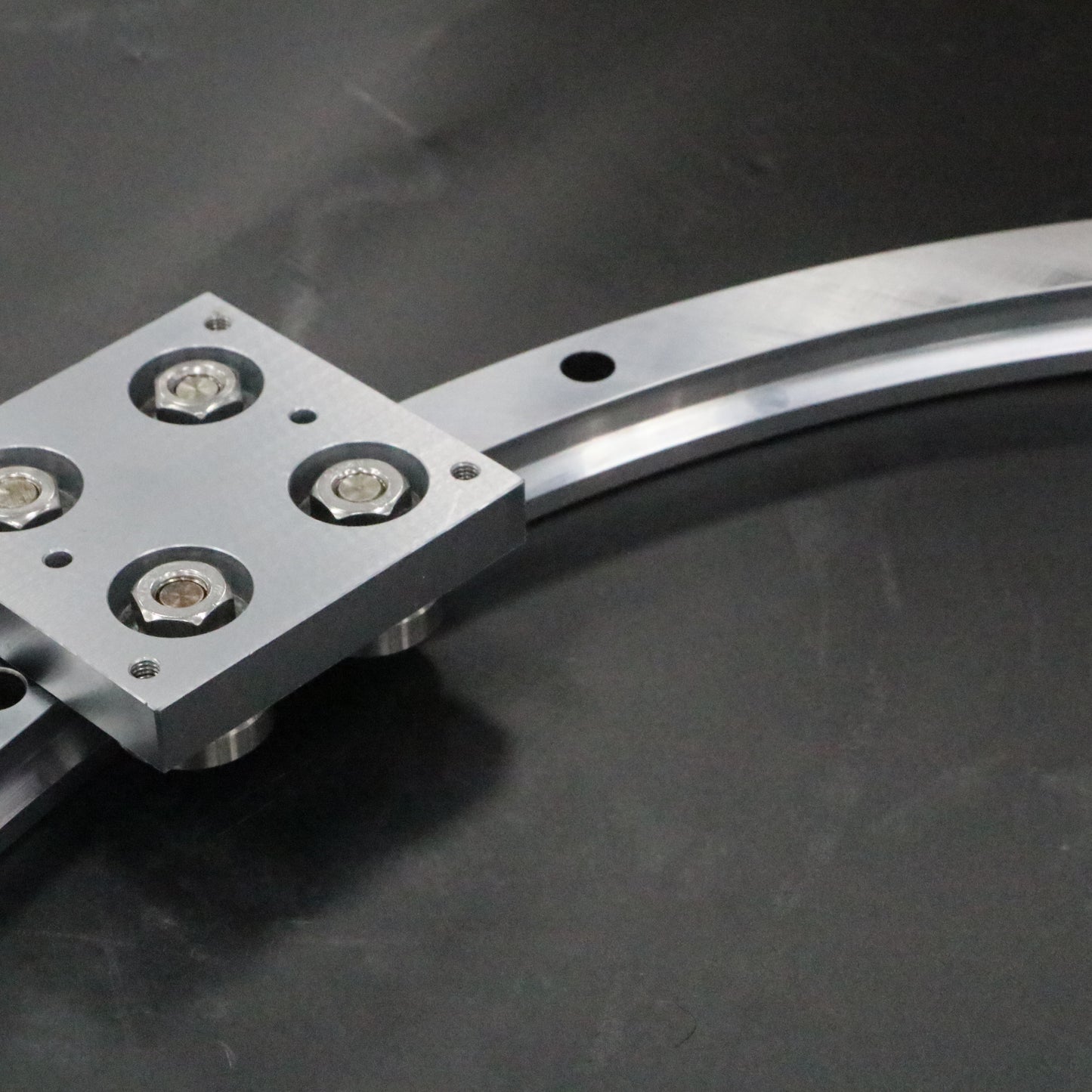 Dustproof and chip-proof linear guides, circular guide conveyor lines, circuit board welding conveyor lines.
