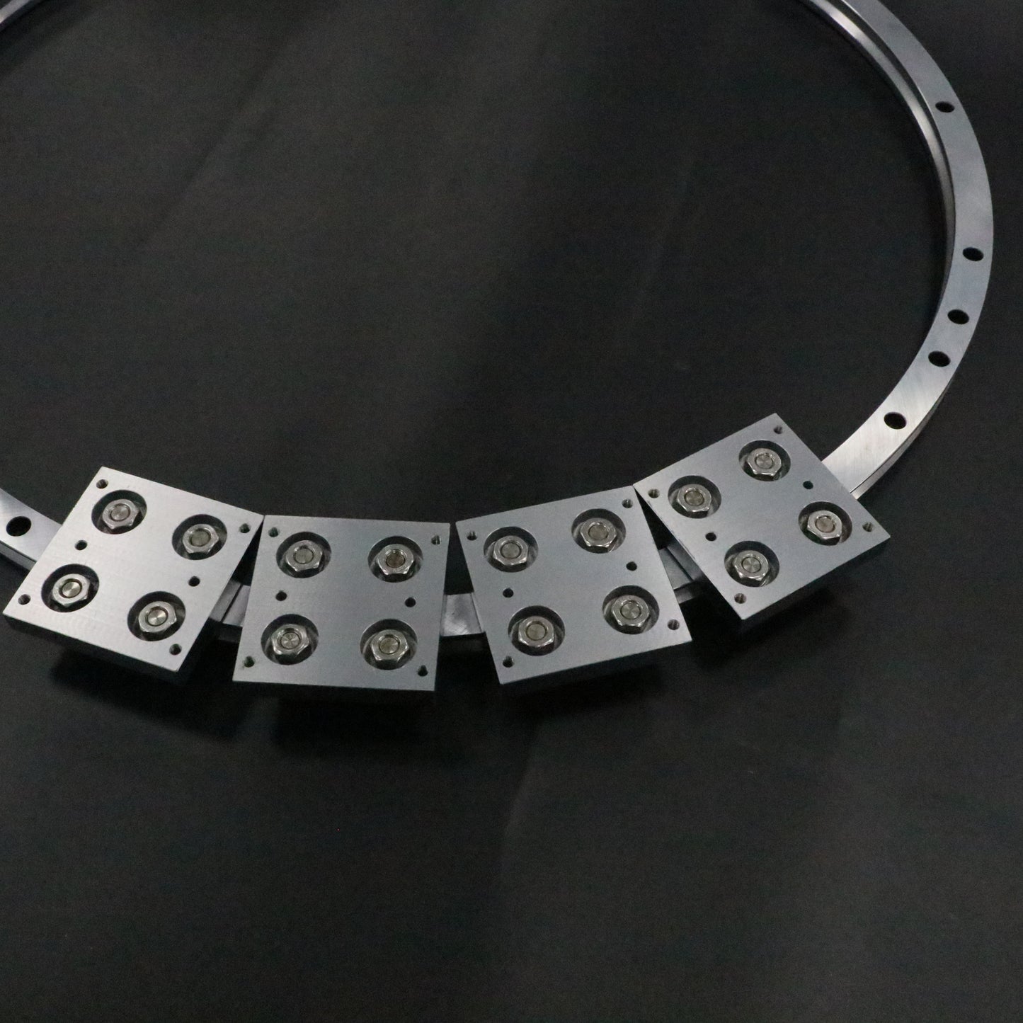 Dustproof and chip-proof linear guides, circular guide conveyor lines, circuit board welding conveyor lines.