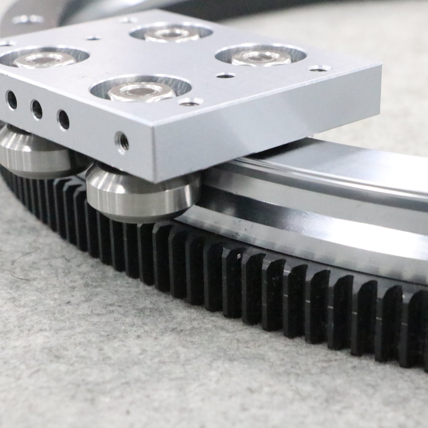 High-load side-mounted linear guide rail, circular guide rail conveyor line, automatic conveyor line for industrial oven parts.