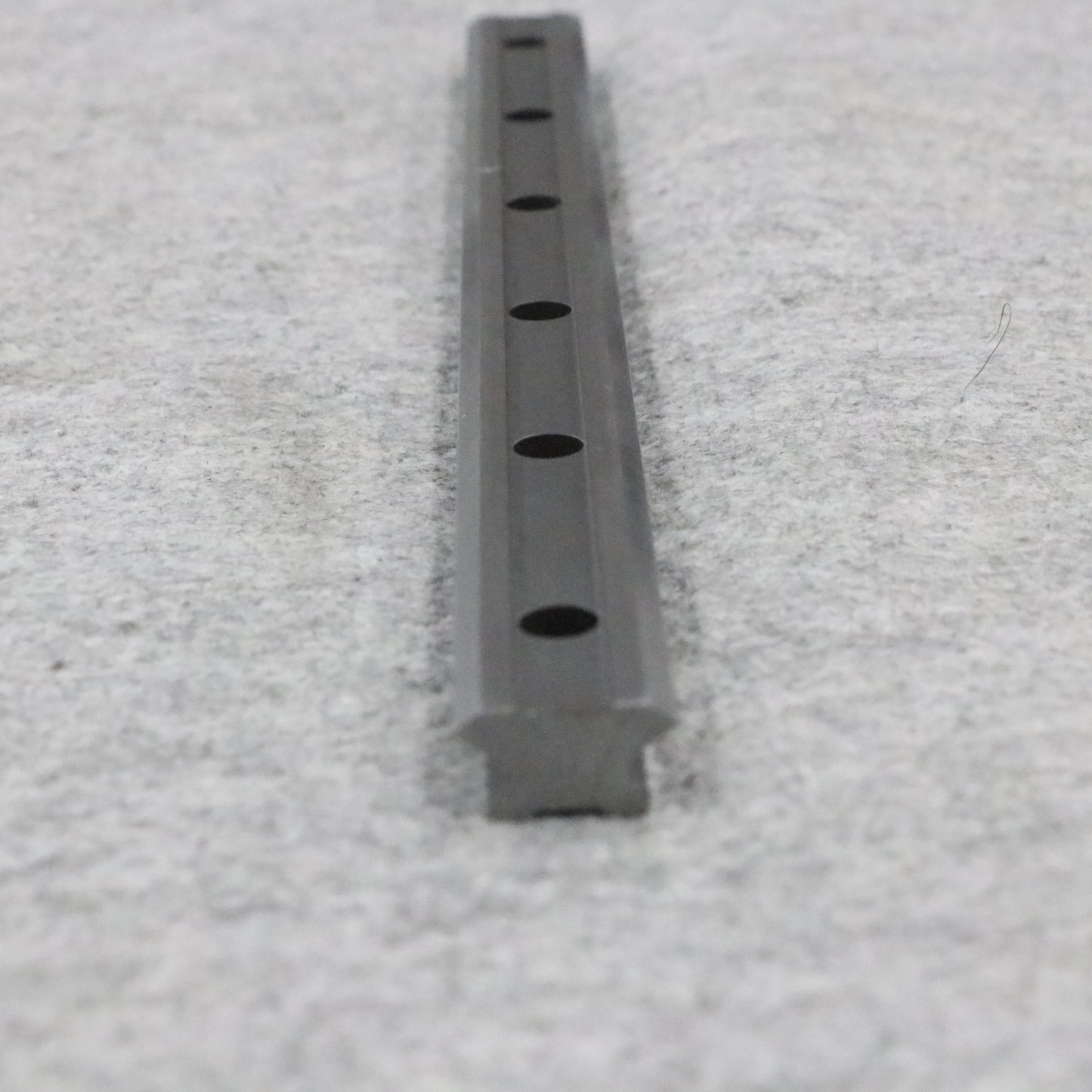 Anti-deviation guide linear guide, circular guide rail conveyor line, conveyor belt accessory assembly production equipment