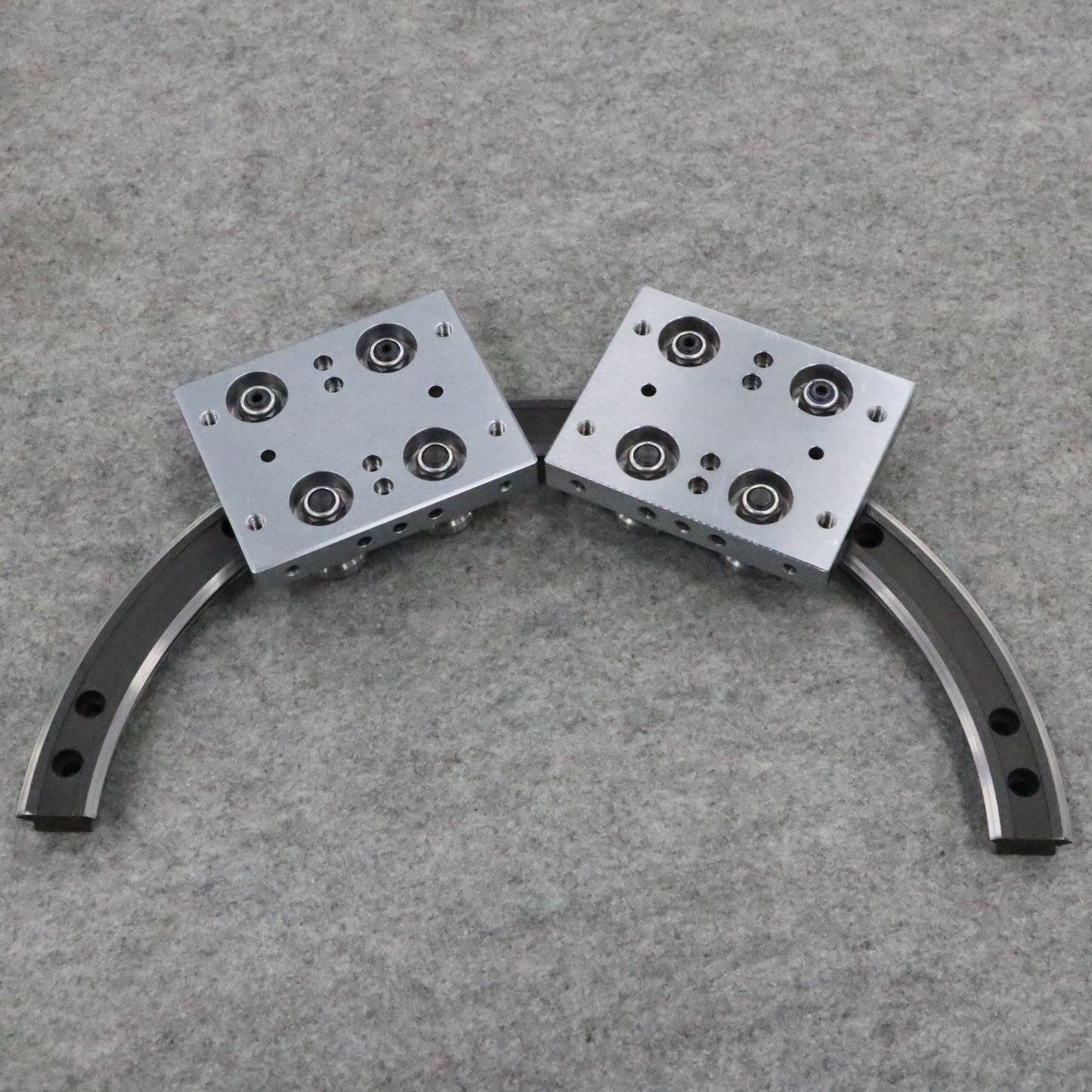 Low-temperature antifreeze linear guide rails, circular guide rail conveyor lines, cold storage equipment parts assembly lines