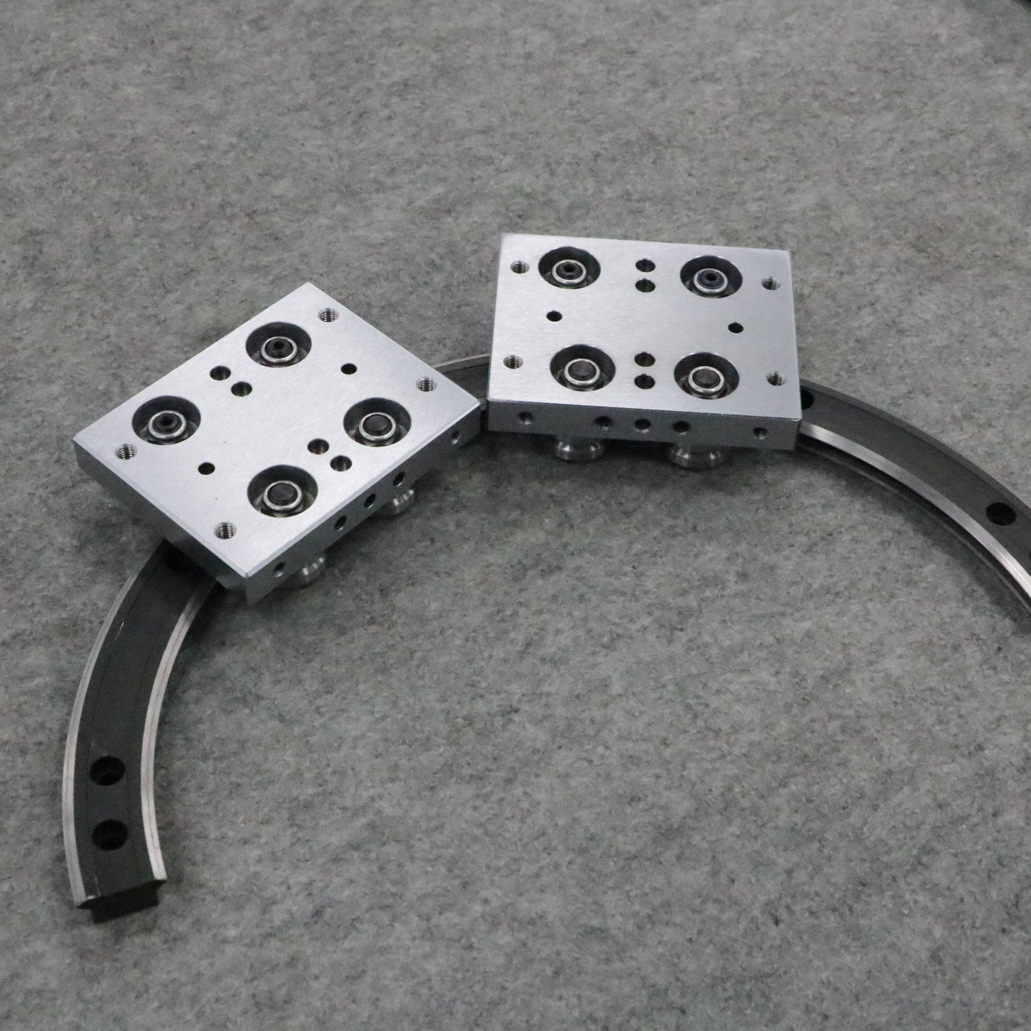 Low-temperature antifreeze linear guide rails, circular guide rail conveyor lines, cold storage equipment parts assembly lines
