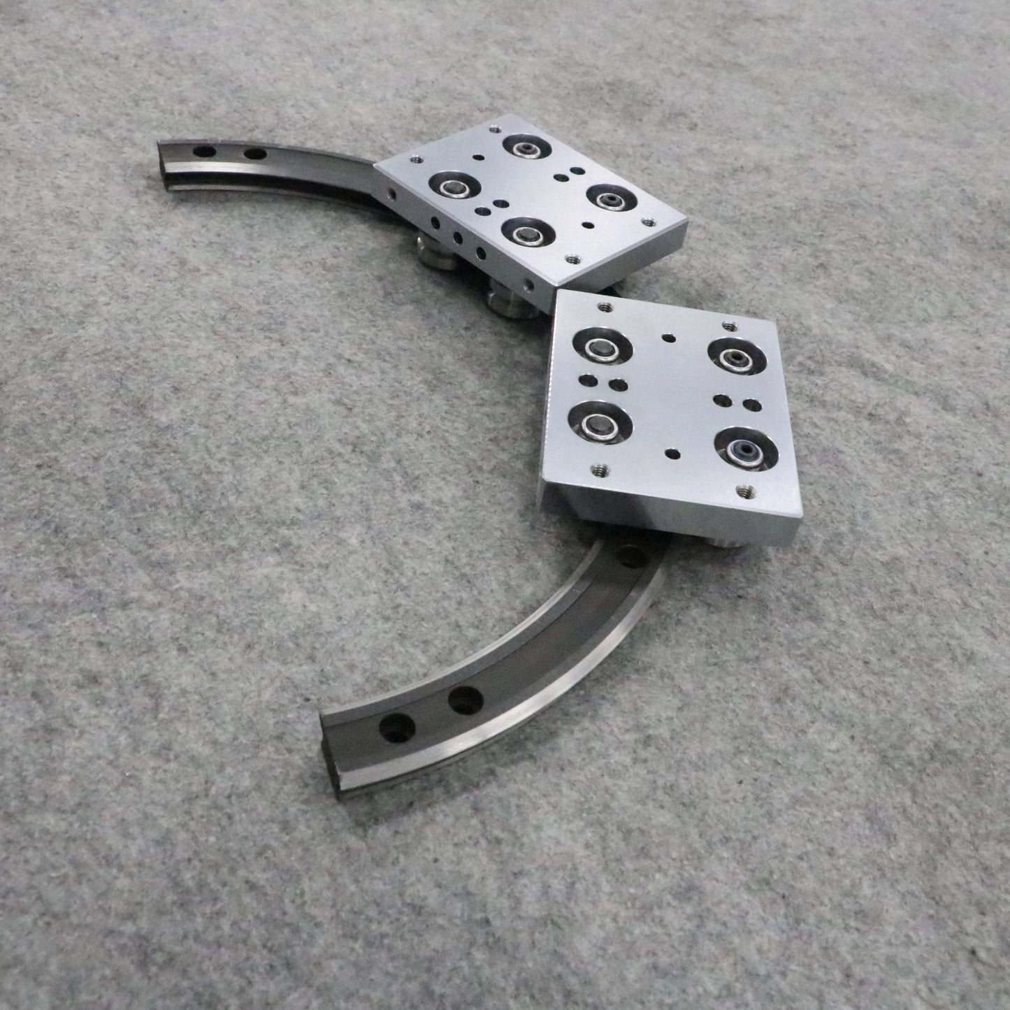Low-temperature antifreeze linear guide rails, circular guide rail conveyor lines, cold storage equipment parts assembly lines