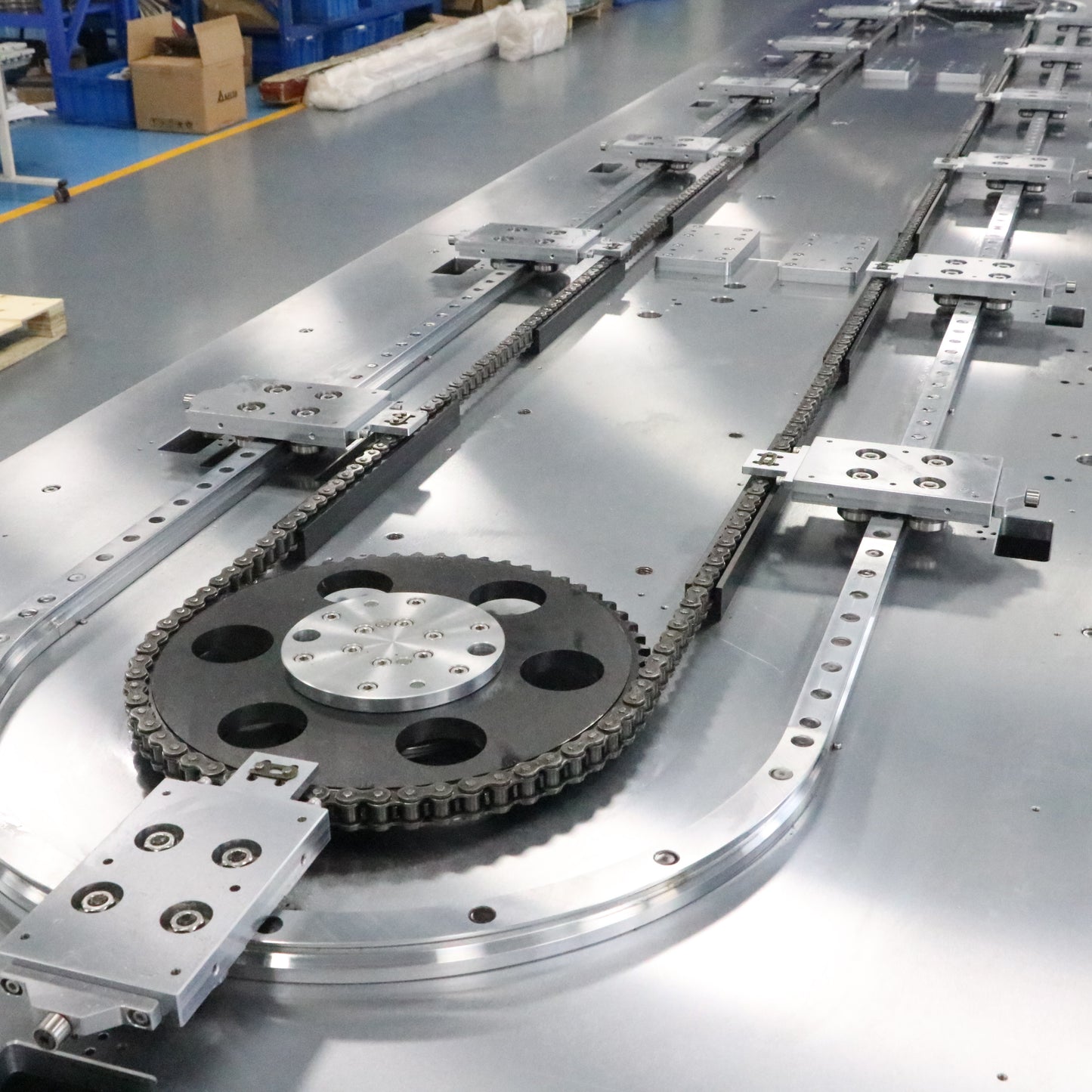Ultra-fine precision linear guides, circular guide rail conveyor lines, and miniature sensor testing production lines.