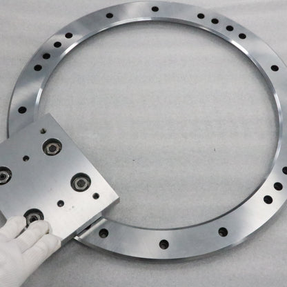 Heavy-duty long-stroke linear guides, circular guide conveyor lines, and large sheet metal parts conveyor lines.