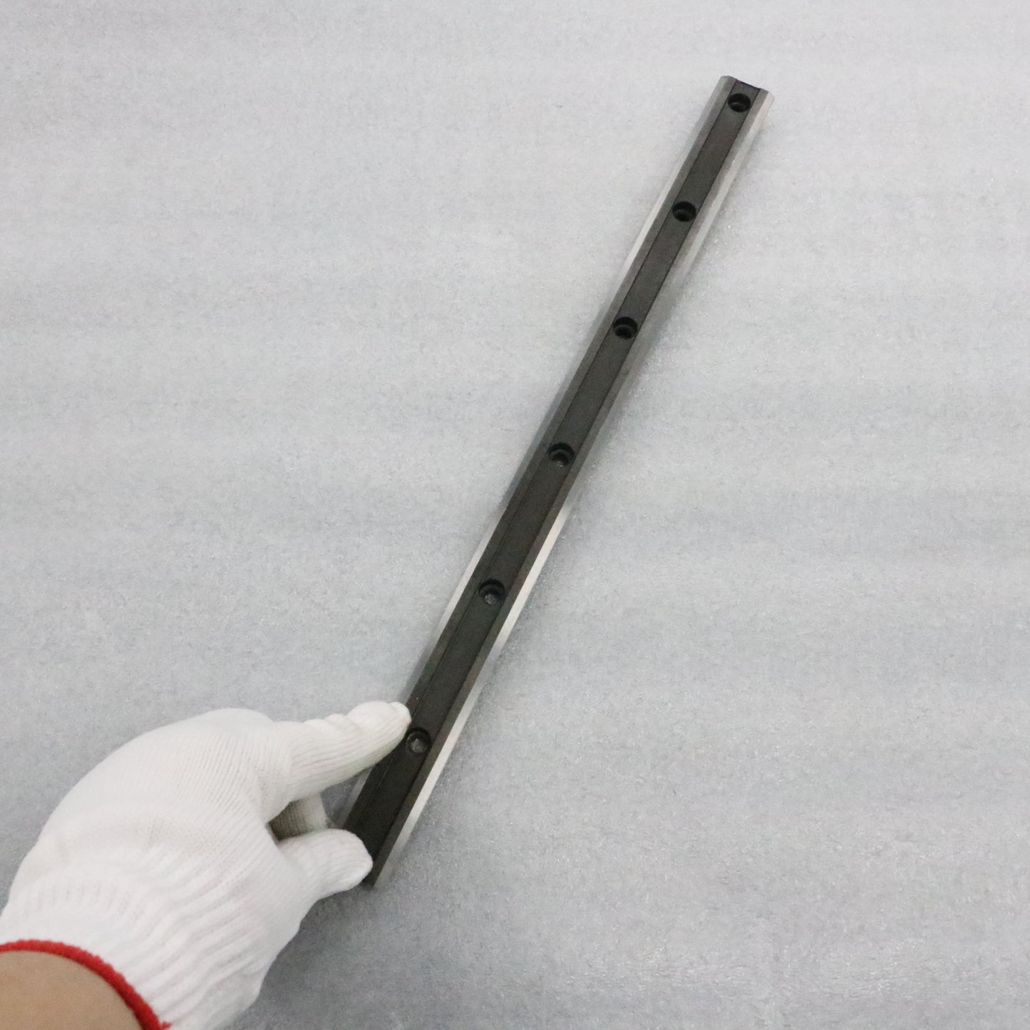 Fully enclosed protective linear guide rail, circular guide rail conveyor line, dust-prone parts transfer line