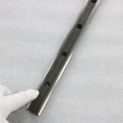 Fully enclosed protective linear guide rail, circular guide rail conveyor line, dust-prone parts transfer line