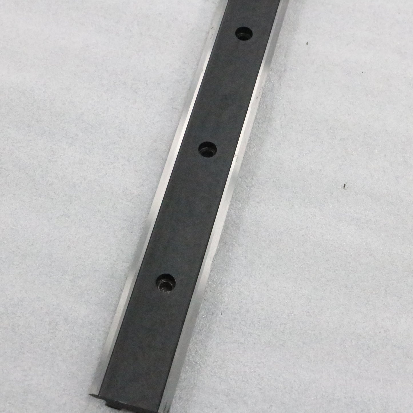 Polished smooth linear guide rails, circular guide rail conveyor lines, and beauty device accessory assembly lines.
