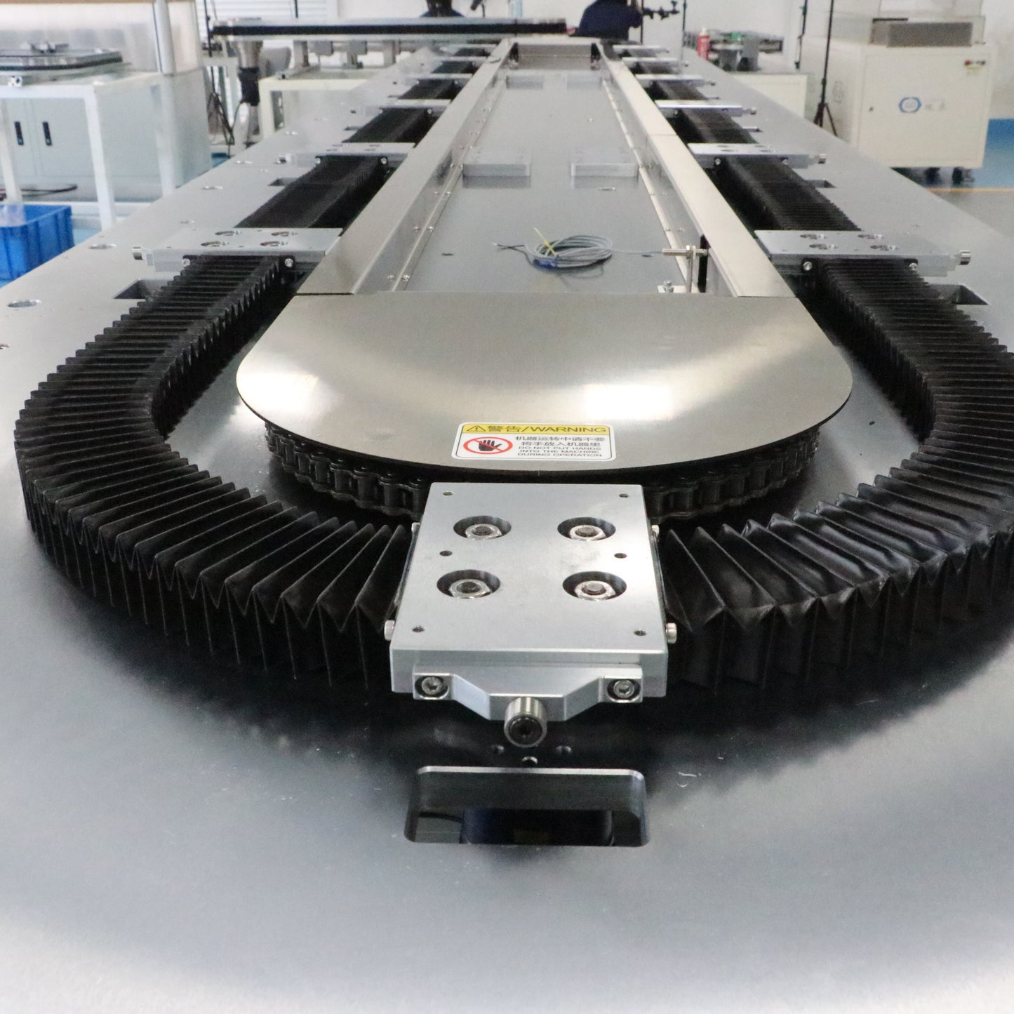 Oil-resistant and non-stick linear guides, circular guide conveyor lines, and machining production lines for mechanical parts.