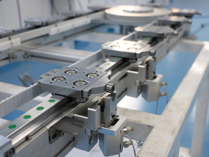 Reinforced load-bearing linear guide rails, circular guide rail conveyor lines, chassis and cabinet component conveyor lines.