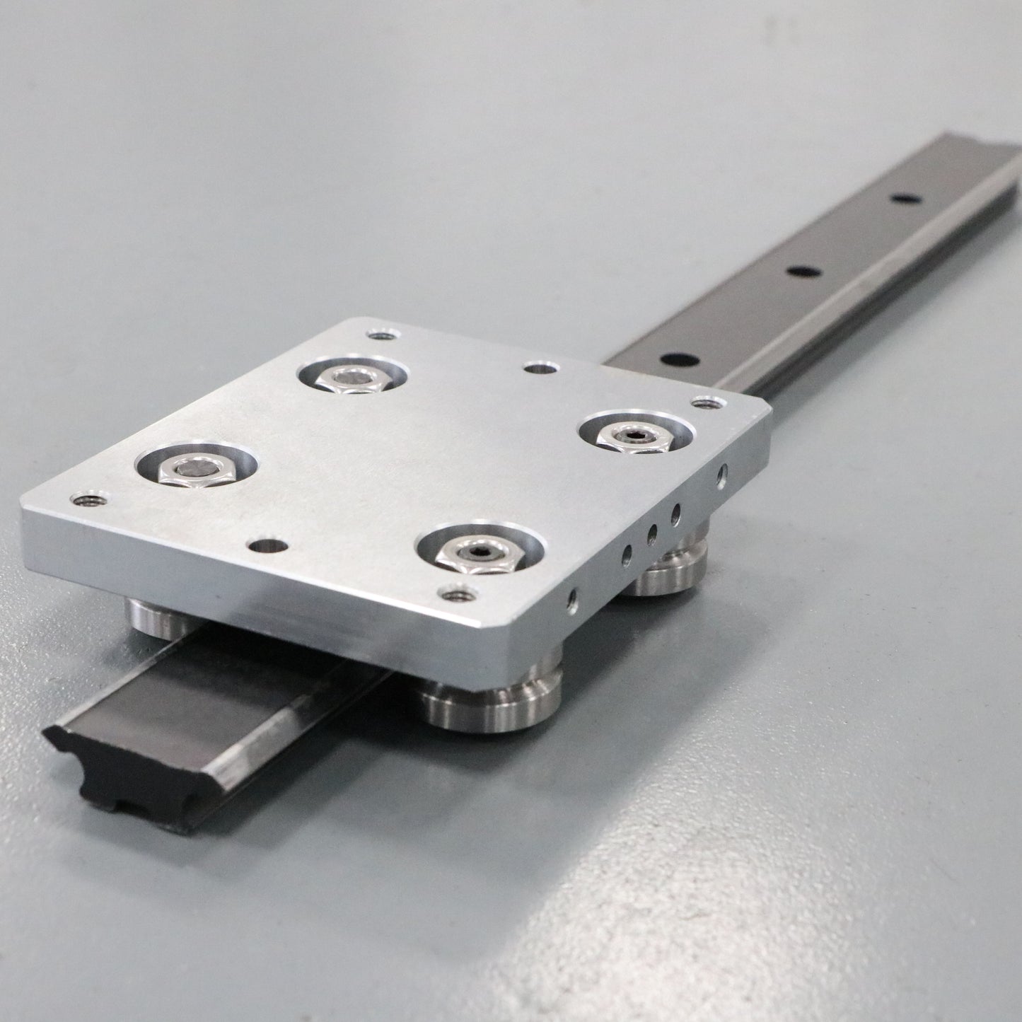 Anti-abrasion alloy High precision V-shaped guide rails for auto wire harness rotary automated assembly lines