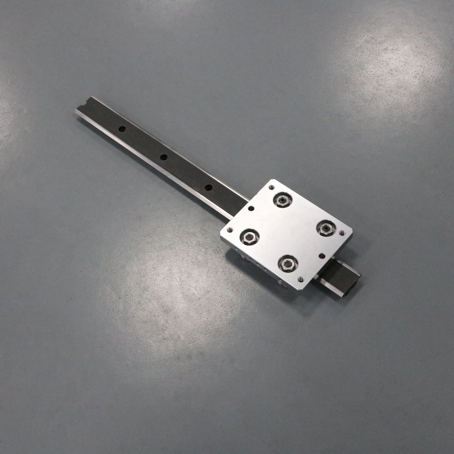 Anti-abrasion alloy High precision V-shaped guide rails for auto wire harness rotary automated assembly lines