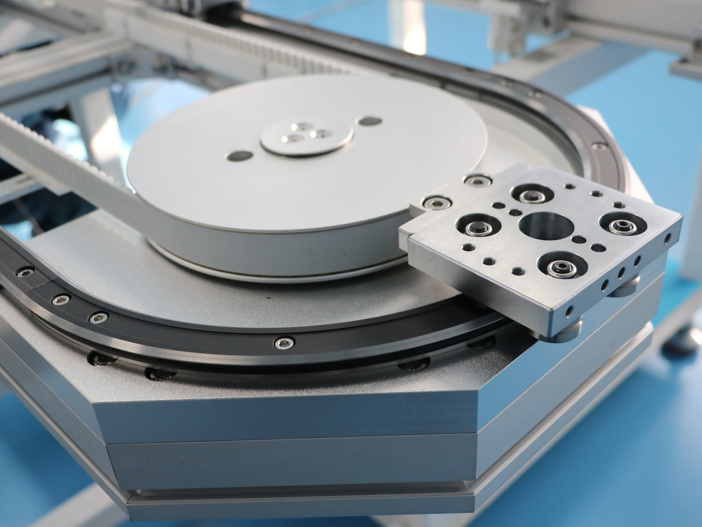 Clean and dust-free linear guide rails, circular guide rail conveyor lines, medical device assembly lines