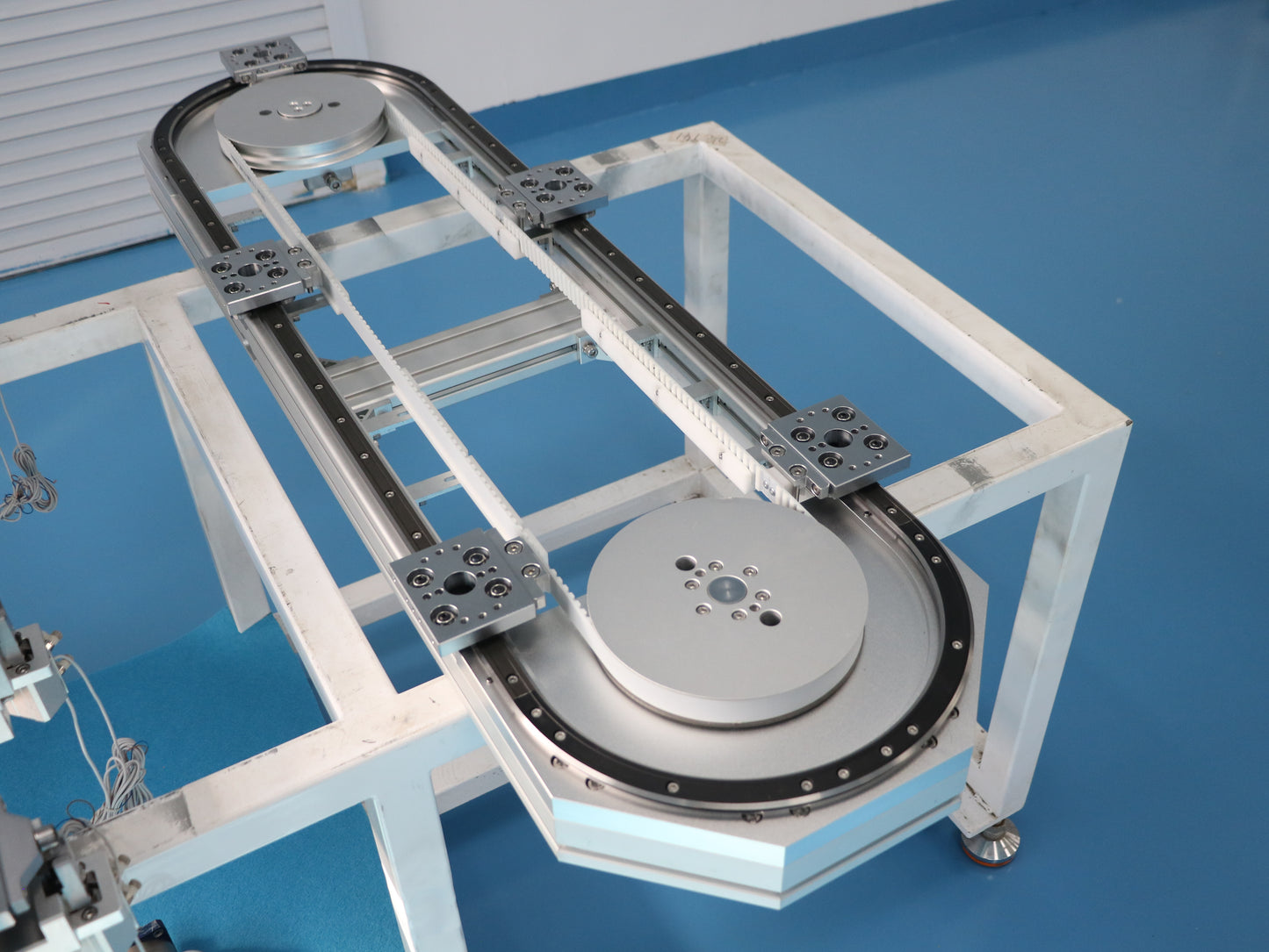 Clean and dust-free linear guide rails, circular guide rail conveyor lines, medical device assembly lines