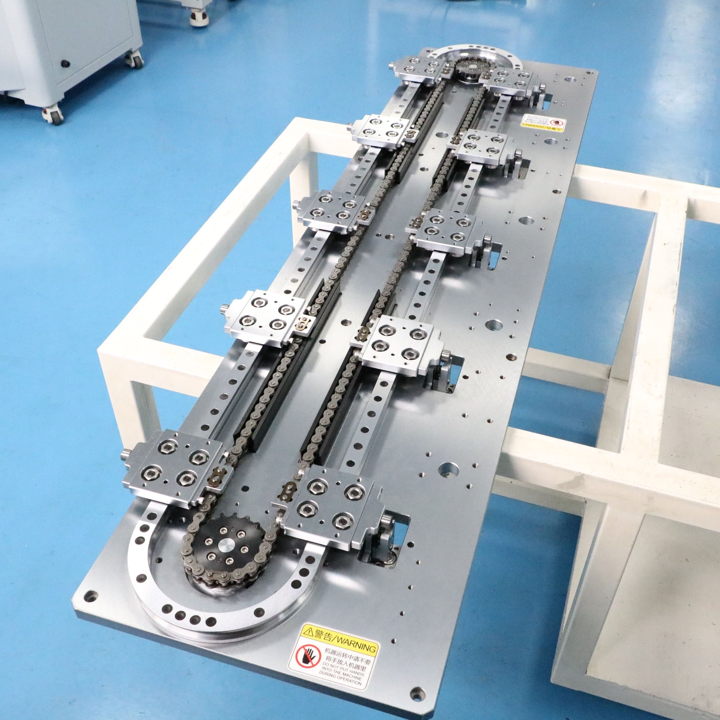 Annular guide rail low-loss long-lasting Driven track system