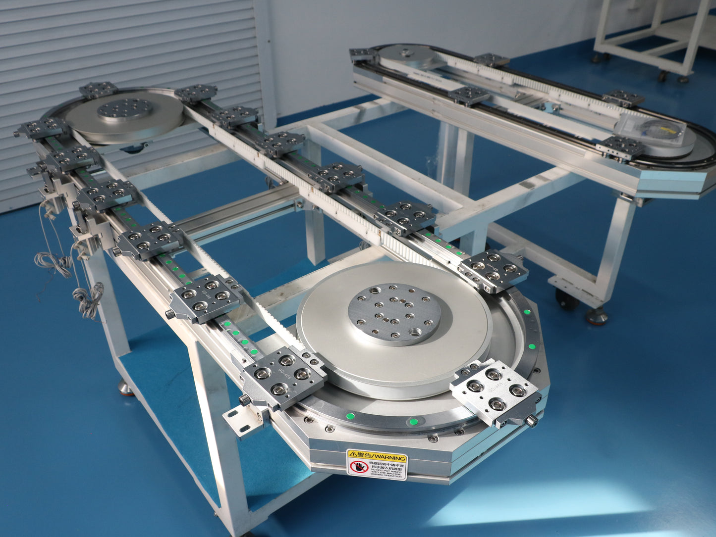 Quick-release maintenance linear guides, circular guide conveyor lines, lighting accessory processing and assembly lines