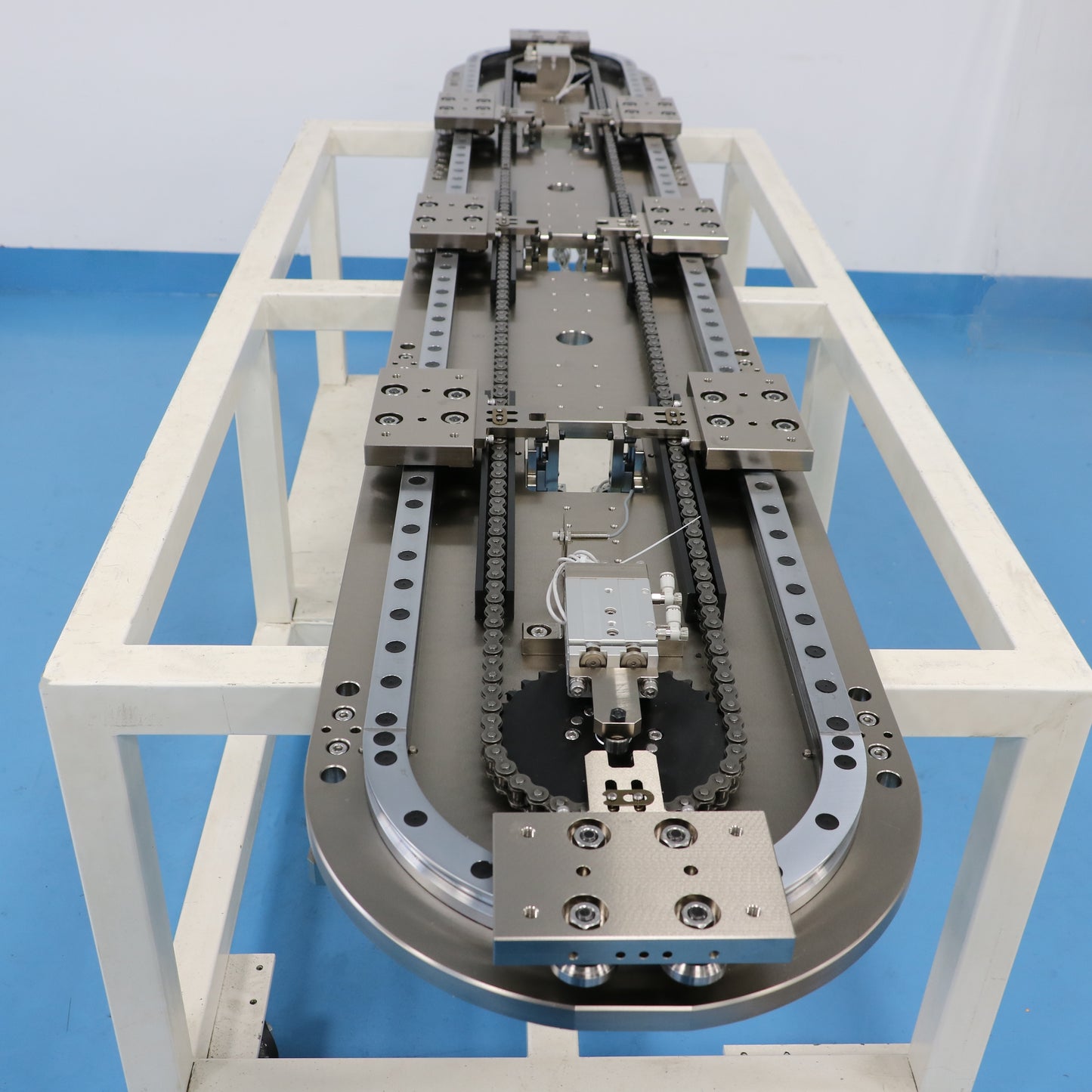 Dual-rail synchronous linear guide, circular guide rail conveyor line, cable accessory processing production line